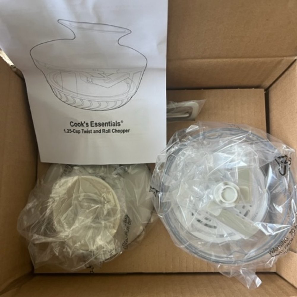 Cook's Essentials 1.25 Cup Twist and Roll Chopper - Gray NEW